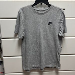 Nike tshirt size M